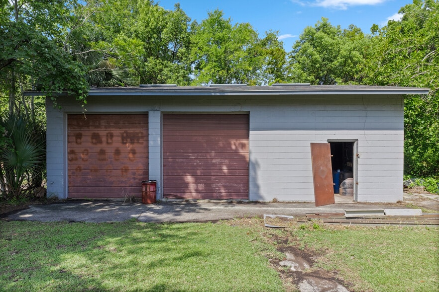 More Photos Of 7262 Lem Turner Rd, Jacksonville Auto Repair For Sale
