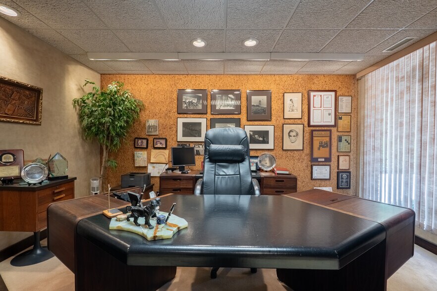 More Photos Of 202 8th St, Vineland Office For Sale