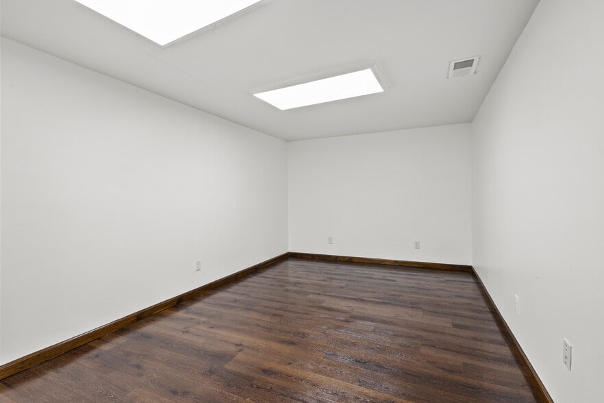 More Photos Of 108 N Depot Dr, Fort Pierce Office Residential For Lease