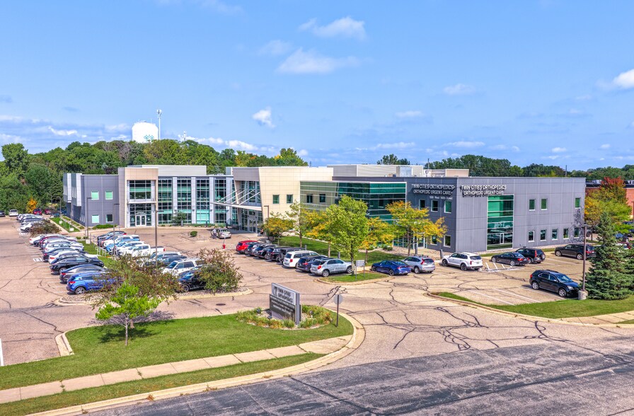More Photos Of 1000 140th St W, Burnsville Medical For Lease