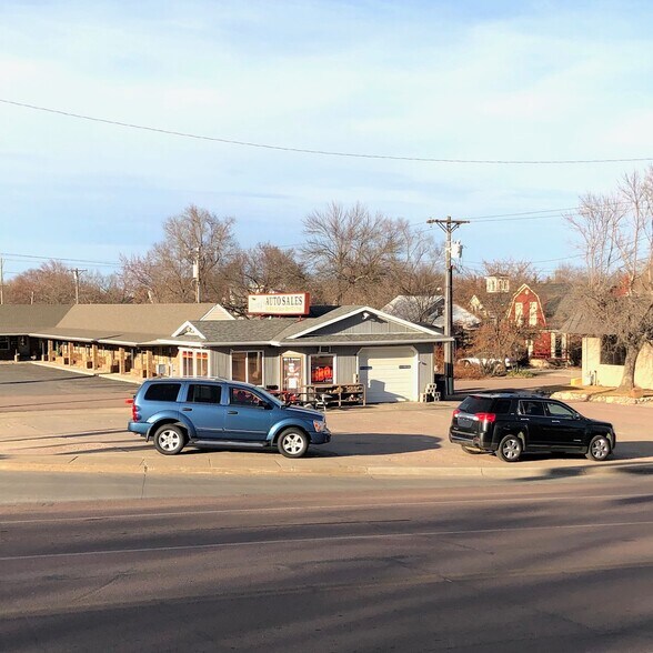 More Photos Of 808 S Sanborn Blvd, Mitchell Auto Salvage Facility For Sale