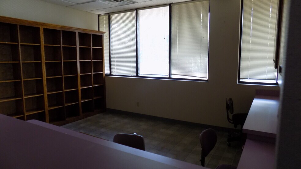 More Photos Of 315 S Cockrell Hill Rd, Duncanville Medical For Lease