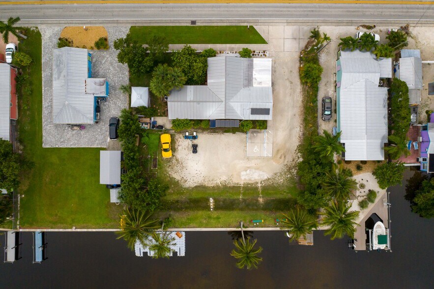 More Photos Of 4707 Pine Island Rd NW, Matlacha Office For Sale