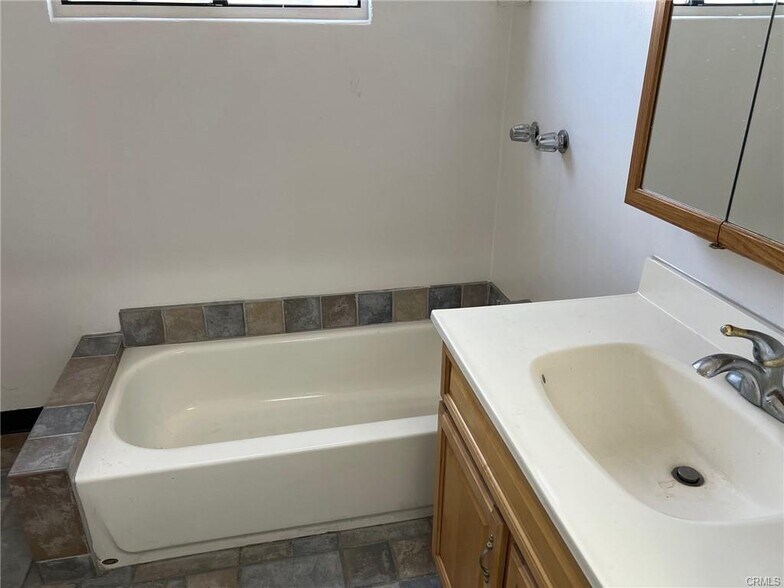 More Photos Of 414 W Florence Ave, Inglewood Warehouse For Sale