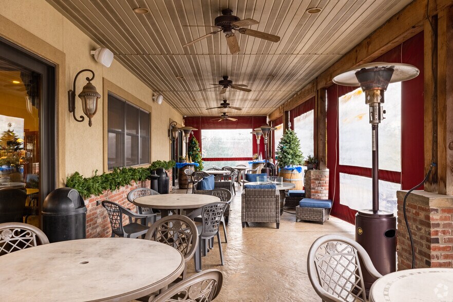 More Photos Of 846 Winery Hills Est, Linn Creek Winery Vineyard For Sale