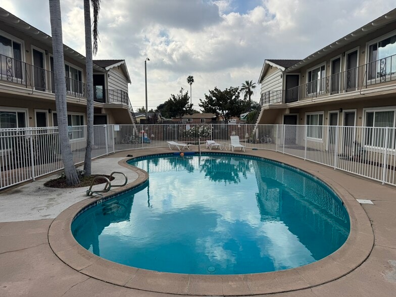 More Photos Of 1124-1130 S Lemon St, Anaheim Apartments For Sale