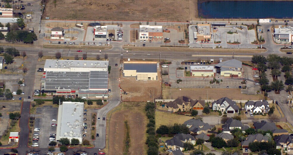 More Photos Of 1720 S Friendswood Dr, Friendswood Freestanding For Sale