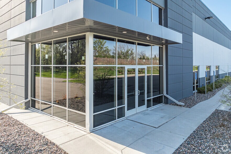 More Photos Of 4850 Constellation Dr, White Bear Township Warehouse For Lease