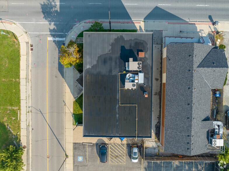 More Photos Of 181 Queen St E, Brampton Office For Sale