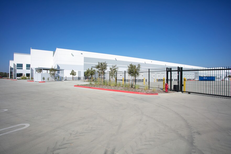 More Photos Of 4350 Conant St, Long Beach Warehouse For Lease