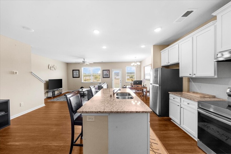 More Photos Of 300 Harrison Dr, Calhoun Apartments For Sale