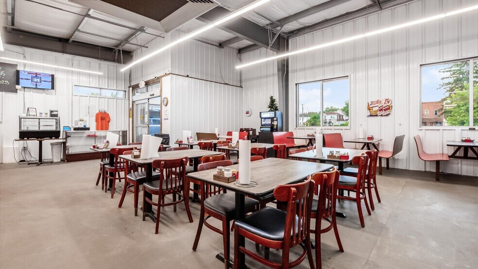 More Photos Of 34 Potters Ln, Roseville Restaurant For Sale