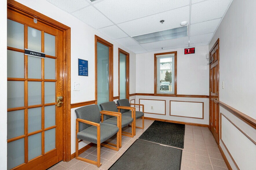 More Photos Of 4 Courthouse Ln, Chelmsford Medical For Sale