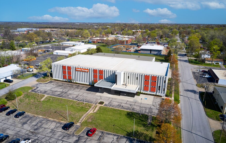 More Photos Of 225 N Monroe St, Olathe Self Storage For Sale