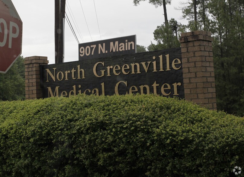 More Photos Of 907 N Main St, Travelers Rest Medical For Lease