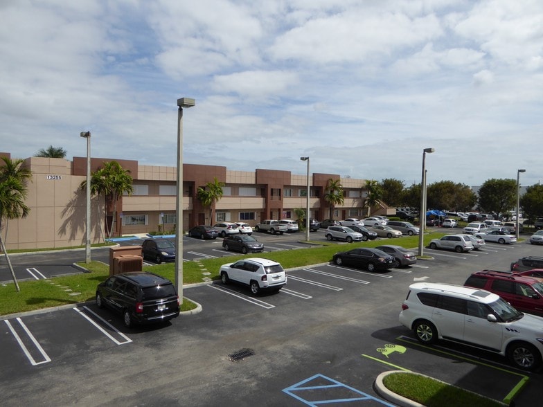 More Photos Of 13205-13255 SW 137th Ave, Miami Storefront Retail Office For Lease