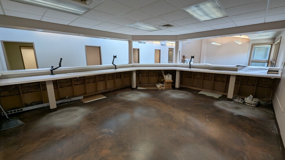 More Photos Of 12555 SR 23 SR 23, Granger Office For Sale