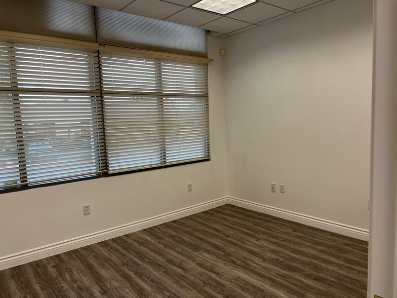 More Photos Of 375 N Stephanie St, Henderson Office For Sale