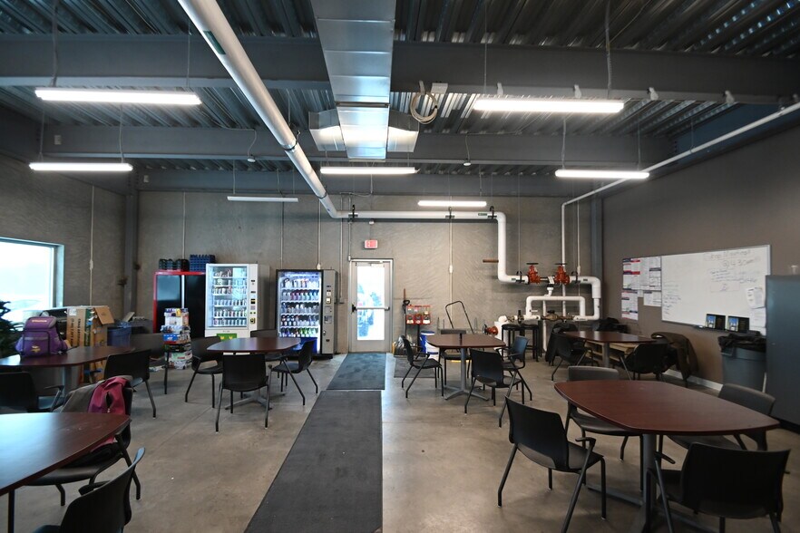 More Photos Of 3301 124th Ave S, Horace Manufacturing For Sale