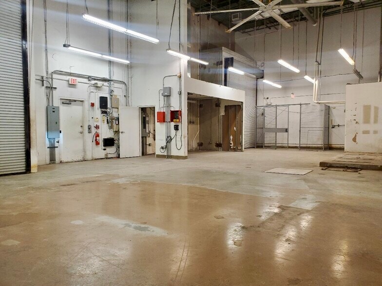 Primary Photo Of 601 N Congress Ave, Delray Beach Showroom For Sale