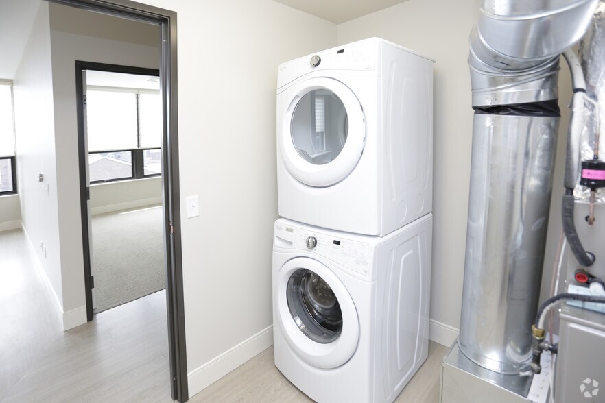 More Photos Of 323 State St, La Crosse Apartments For Sale