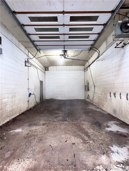 More Photos Of 701 S River St, Spooner Carwash For Sale