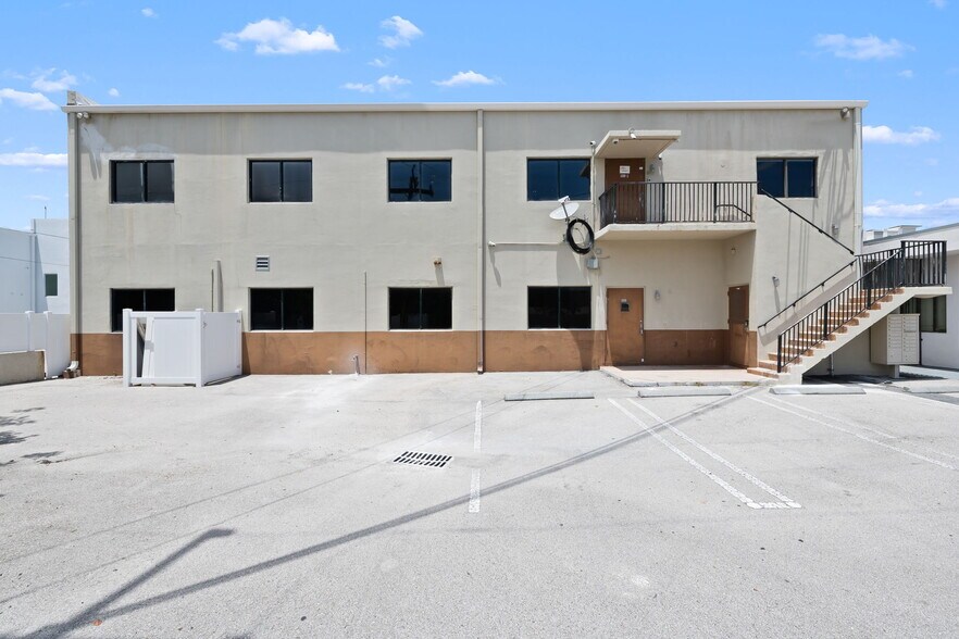 More Photos Of 2310 E Atlantic Blvd, Pompano Beach Office For Sale
