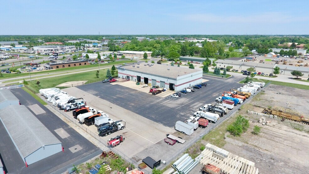 More Photos Of 5550 Poindexter Dr, Indianapolis Distribution For Sale