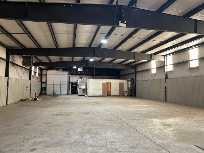 More Photos Of 3008 Louis Sherman Dr, Steger Warehouse For Sale