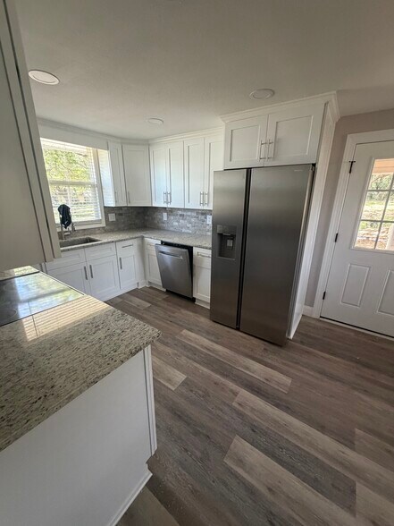 More Photos Of 2175 N McMullen Booth Rd, Clearwater Specialty For Lease