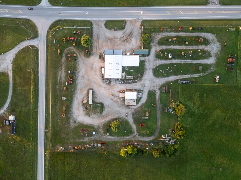More Photos Of 60 US-54 Hwy, El Dorado Springs General Retail For Sale
