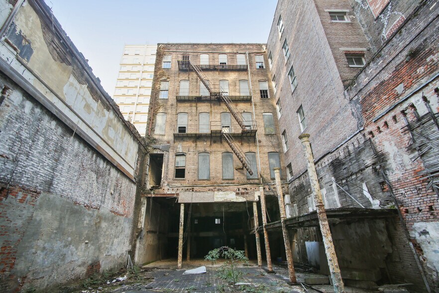 More Photos Of 121 Royal St, New Orleans Hotel For Sale