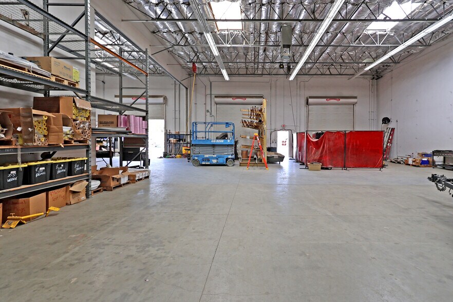 More Photos Of 31065 Plantation Dr, Thousand Palms Warehouse For Sale