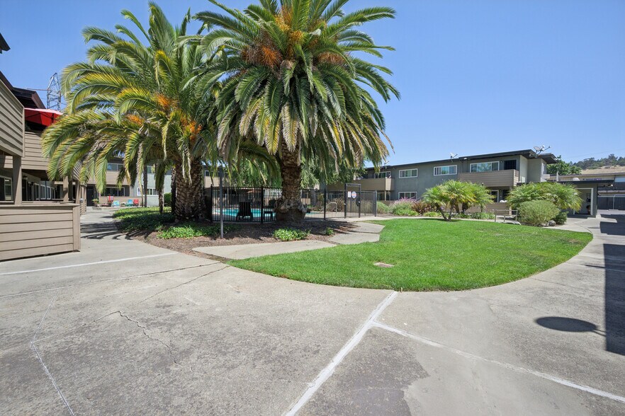 More Photos Of 550 Berry Ave, Hayward Apartments For Sale