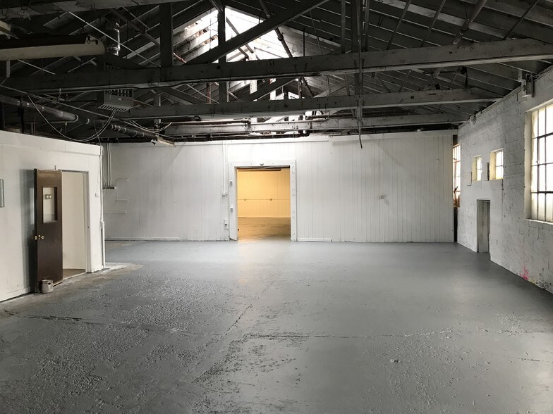 More Photos Of 681 Main St, Belleville Warehouse For Lease