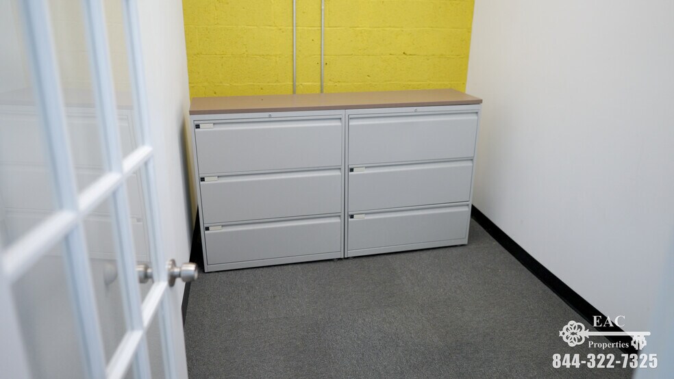 More Photos Of 482 Glenbrook Rd, Stamford Manufacturing For Lease