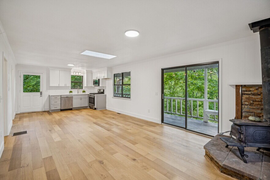 More Photos Of 4113 White Oak Dr, Hiawassee Apartments For Sale