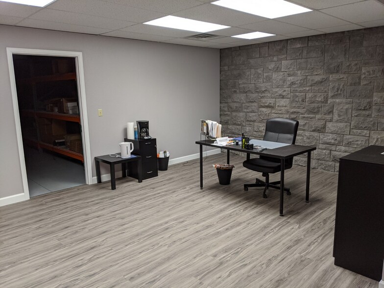 More Photos Of 11027 S Pikes Peak Dr, Parker Office For Lease