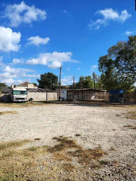 More Photos Of 11211 Kitty Brook Dr, Houston Land For Lease