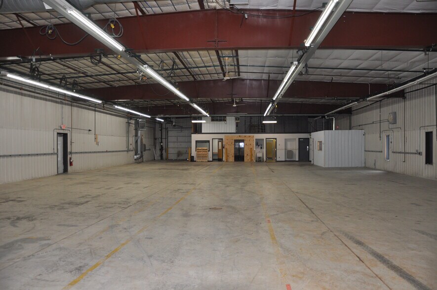 More Photos Of 1401 Fallon Ave NE, Monticello Warehouse For Lease