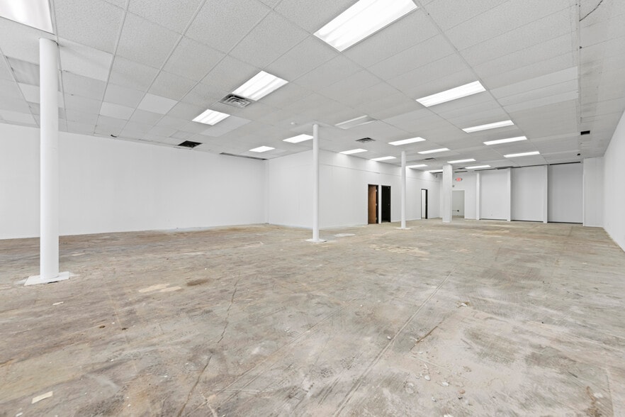 More Photos Of 240 Huron Ave, Port Huron Storefront For Lease