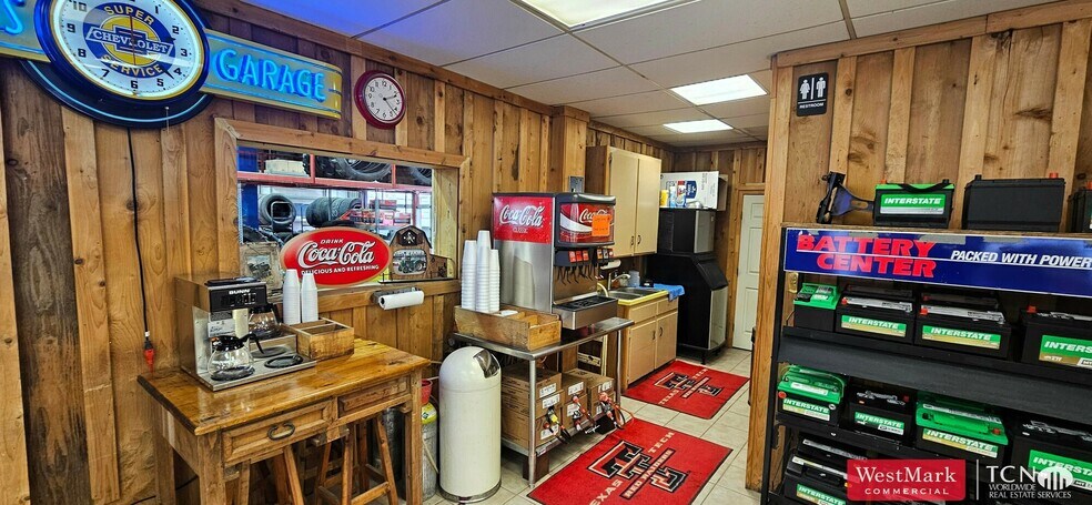 More Photos Of 824 Avenue B, Abernathy Service Station For Sale