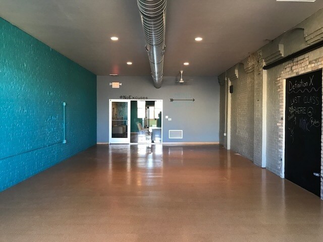 More Photos Of 146 Algoma Blvd, Oshkosh Office For Lease