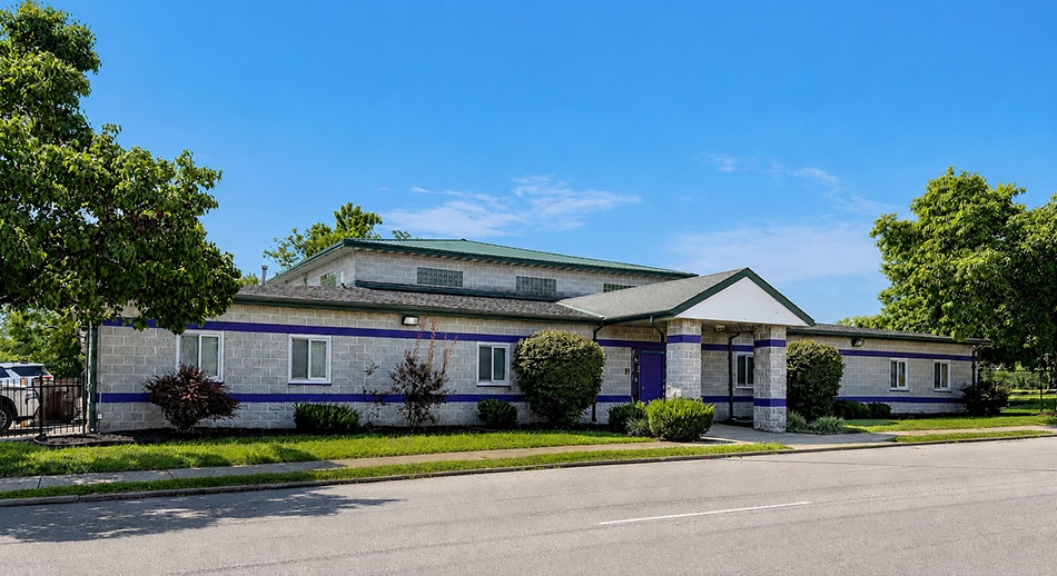 Primary Photo Of 1004 Gaty ave, East Saint Louis General Retail For Sale