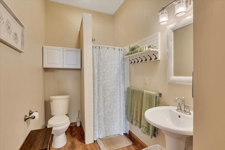 More Photos Of 68 Main St, Whitehall Flex For Sale