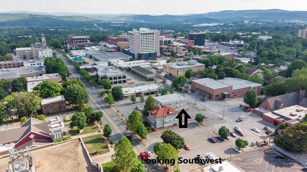 More Photos Of 215 N College Ave, Fayetteville Office For Lease