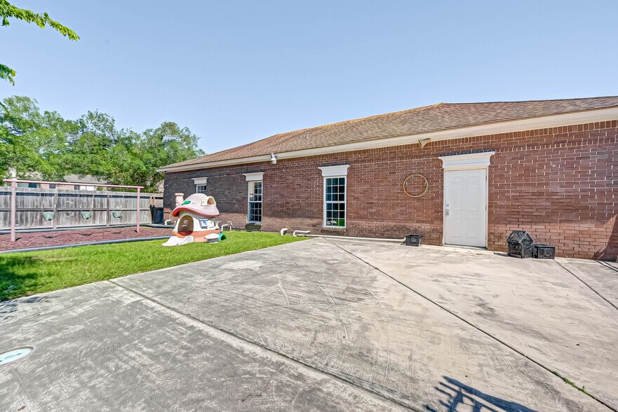 More Photos Of 2105 Cypress Landing Dr, Houston Daycare Center For Sale