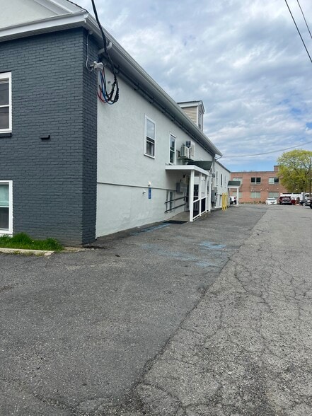 More Photos Of 71 Pleasant St, Leominster Medical For Lease