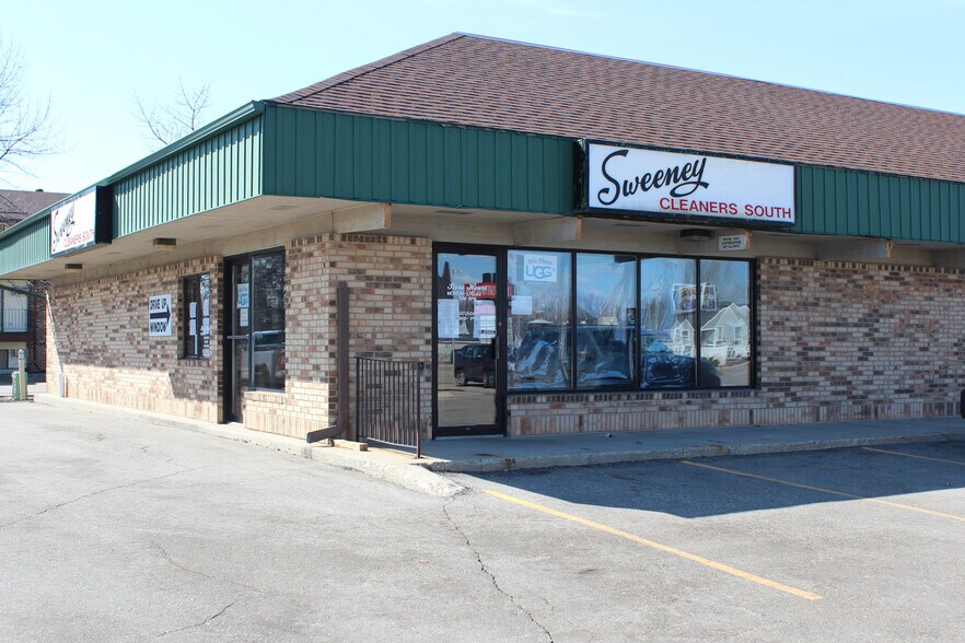 More Photos Of 2607-2621 University Dr S, Fargo General Retail For Lease