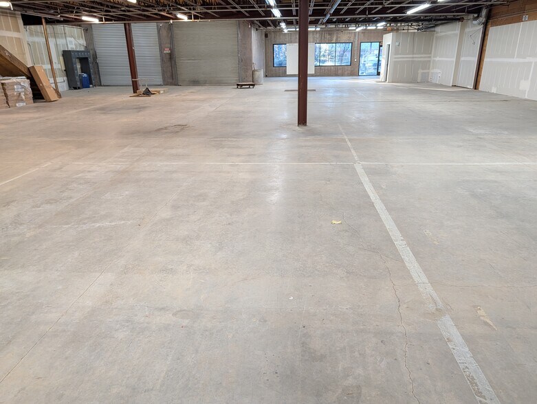More Photos Of 416 Crown Point Cir, Grass Valley Warehouse For Lease